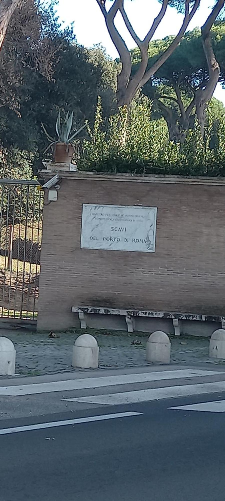 A Santy'S Rooms-Bagnocondiviso Sharedboth Room2Piano-No Lift-3Chilom A Piedi Xaeroporto-A Pagamento Shuttle Air Condizextra Bed Extrabed For A Fee-3 Minuti Bus Xfieradiroma-10 Minutes Stop Bus To Rome In50 Minutes Trafficpermitting Are You To Rome Fiumicino Exterior foto